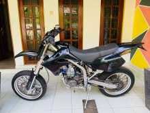 https://riyasewana.com/uploads/kawasaki-d-tracker-1713152213872.jpg