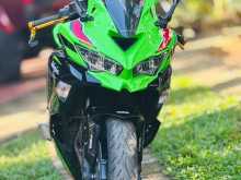 Kawasaki Ninja ZX25R 2022 Motorbike