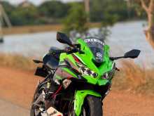 Kawasaki Zx25r 2022 Motorbike