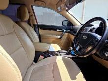https://riyasewana.com/uploads/kia-kia-sorento-72053396485.jpg