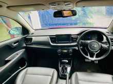 https://riyasewana.com/uploads/kia-kia-stonic-2019-239022112933.jpg