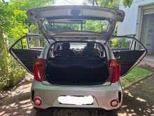 https://riyasewana.com/uploads/kia-picanto-2016-1823171412532.jpg