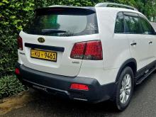 https://riyasewana.com/uploads/kia-sorento-1-12-1734356525.jpg
