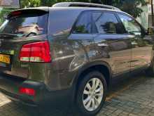 https://riyasewana.com/uploads/kia-sorento-1-12-2012-1812524712083.jpg