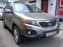 https://riyasewana.com/uploads/kia-sorento-1-12-2012-2319531312523.jpg