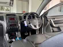https://riyasewana.com/uploads/kia-sorento-1-12-2012-519071612442.jpg