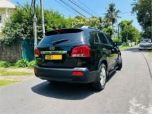 https://riyasewana.com/uploads/kia-sorento-1-816050624114.jpg
