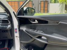 https://riyasewana.com/uploads/kia-sorento-1511360724431.jpg