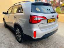 https://riyasewana.com/uploads/kia-sorento-2014-1917175512522.jpg
