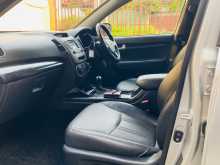 https://riyasewana.com/uploads/kia-sorento-2014-1917175512803.jpg