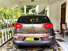 https://riyasewana.com/uploads/kia-sportage-2015-2416453912954.jpg