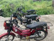 Kinetic Safari 2022 Motorbike