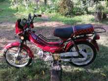 Kinetic Safari 2015 Motorbike