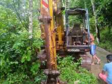 https://riyasewana.com/uploads/kobelco-sk03-2001-67045112714.jpg