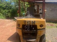 Komatsu Fork Lift 2007 Heavy-Duty