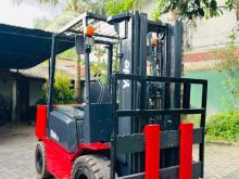 Komatsu Forklift 2008 Heavy-Duty