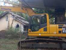 Komatsu 220-8 Excavator 2010 Heavy-Duty