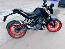 KTM 125 Duke 2019 Motorbike