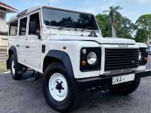 Land-Rover Defender 2004 SUV