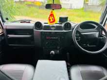 https://riyasewana.com/uploads/land-rover-defender-110-2011-1920311212964.jpg