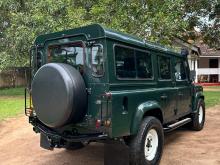 https://riyasewana.com/uploads/land-rover-defender-110-2313494017424.jpg