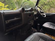 https://riyasewana.com/uploads/land-rover-defender-110-2514174917235.jpg