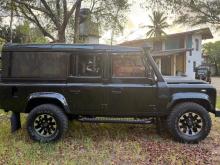 https://riyasewana.com/uploads/land-rover-defender-110-2819422717485.jpg