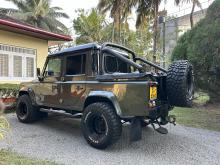 https://riyasewana.com/uploads/land-rover-defender-110-414552117833.jpg