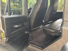 https://riyasewana.com/uploads/land-rover-defender-110-616315217544.jpg