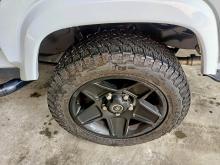 https://riyasewana.com/uploads/land-rover-defender-110-913263317105.jpg