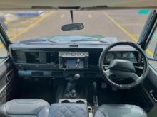 https://riyasewana.com/uploads/land-rover-defender-1317324917265.jpg