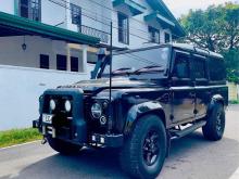 Land-Rover Defender 0 Car