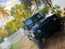 Land-Rover Defender 1980 SUV