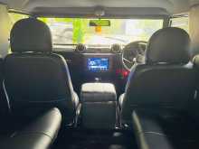 https://riyasewana.com/uploads/land-rover-defender-1968-1415250112514.jpg