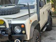 Land-Rover Defender 1972 Car