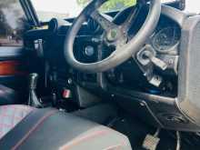 https://riyasewana.com/uploads/land-rover-defender-1978-229033712704.jpg