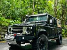 Land-Rover Defender 1980 SUV