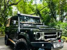 Land-Rover Defender 1981 SUV