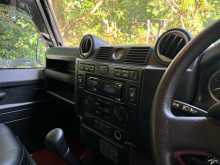 https://riyasewana.com/uploads/land-rover-defender-1986-307010213004.jpg
