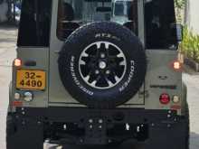 https://riyasewana.com/uploads/land-rover-defender-1987-198000912782.jpg