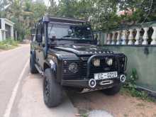 Land-Rover Defender 1990 SUV