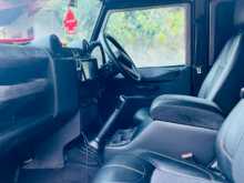 https://riyasewana.com/uploads/land-rover-defender-2-2-2015-718250712813.jpg