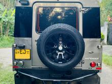https://riyasewana.com/uploads/land-rover-defender-2-2-718301717566.jpg