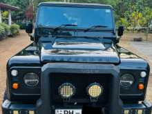 Land-Rover Defender 2009 SUV