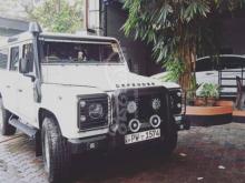 Land-Rover Defender 2009 SUV