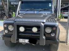Land-Rover Defender 2009 SUV