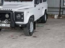 Land-Rover Defender 2009 SUV