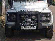 Land-Rover Defender 2009 SUV