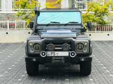 Land-Rover Defender 2010 SUV