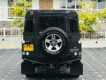 https://riyasewana.com/uploads/land-rover-defender-2010-1323210212872.jpg